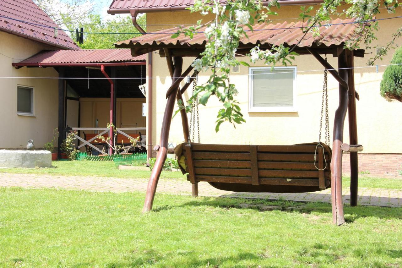 Appartement Ріточка à Berehove  Extérieur photo